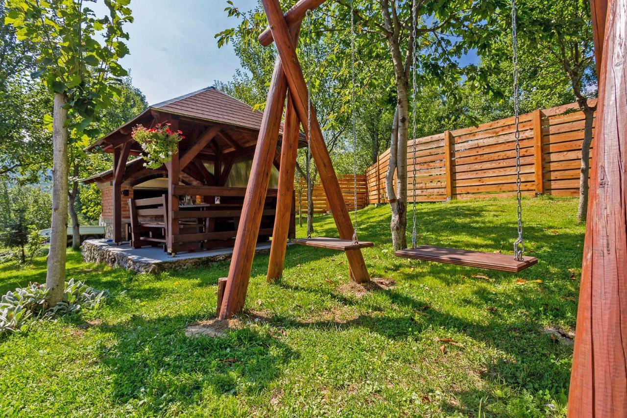 Andrea In Sertic Poljana - Haus Fuer 6 Personen Plitvicka Jezera Exterior photo