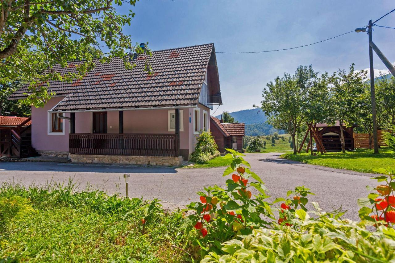 Andrea In Sertic Poljana - Haus Fuer 6 Personen Plitvicka Jezera Exterior photo
